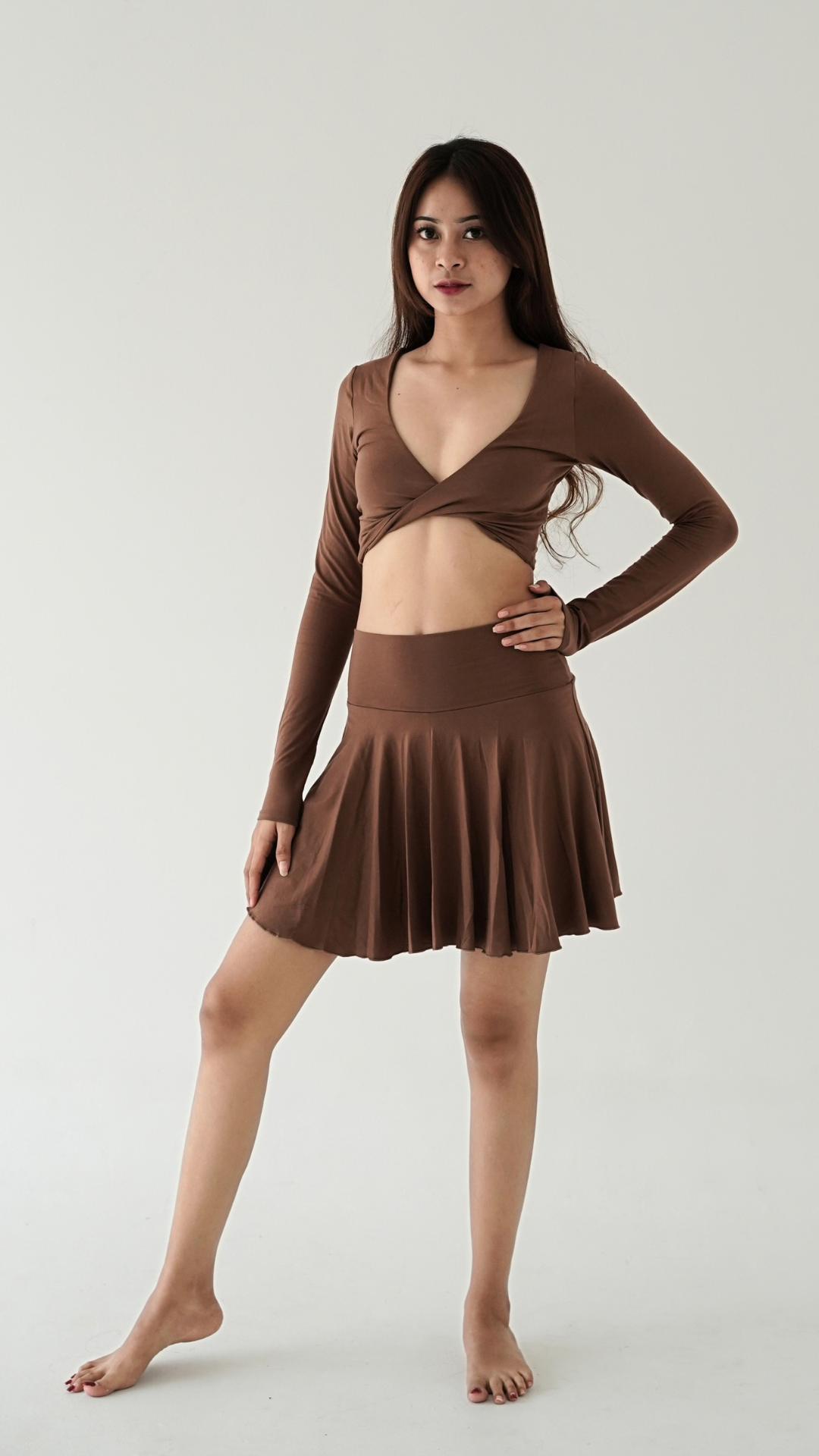 Atasan Crop Lengan Panjang Saraswati Twist